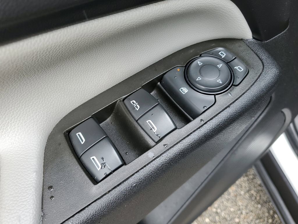 Used 2023 Chevrolet Equinox LS w/ LS Convenience Package image 21