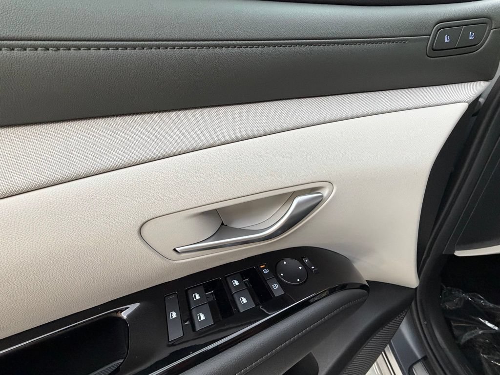 Used 2025 Hyundai Tucson Limited AWD/4WD image 27