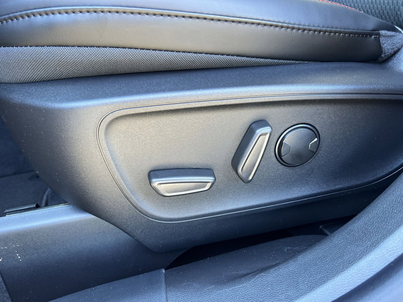 New 2026 Ford Escape ST-Line w/ Tech Pack #1 image 14