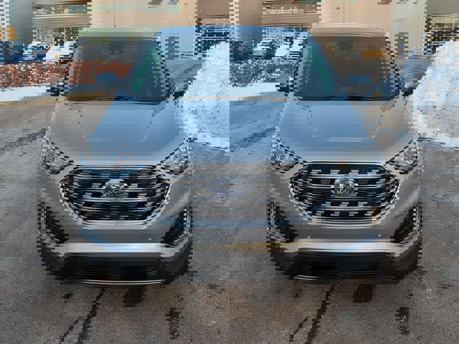 Used 2024 Ford Edge Titanium image 3