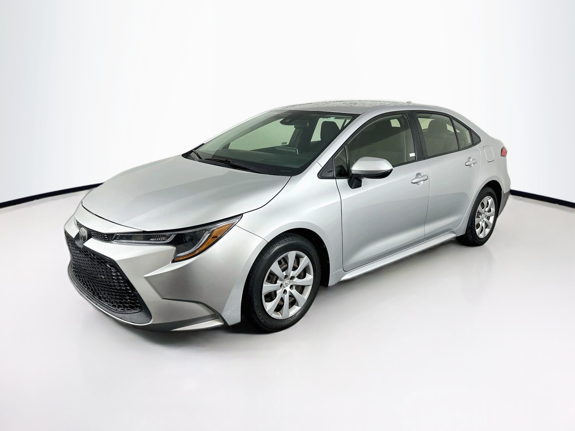 Used 2020 Toyota Corolla LE FWD image 3