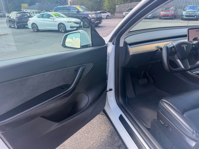 Used 2021 Tesla Model Y Long Range AWD/4WD image 11