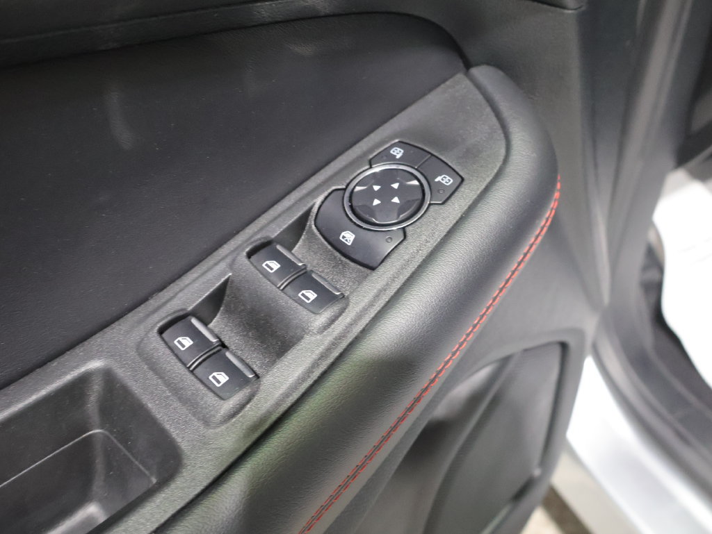 Used 2024 Ford Edge ST-Line w/ Class II Trailer Tow Package AWD/4WD image 15