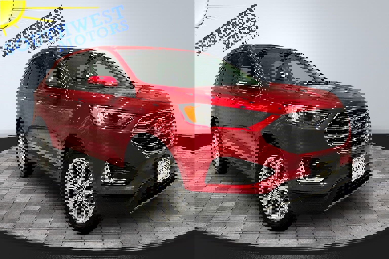 Used 2022 Ford Edge Titanium image 3