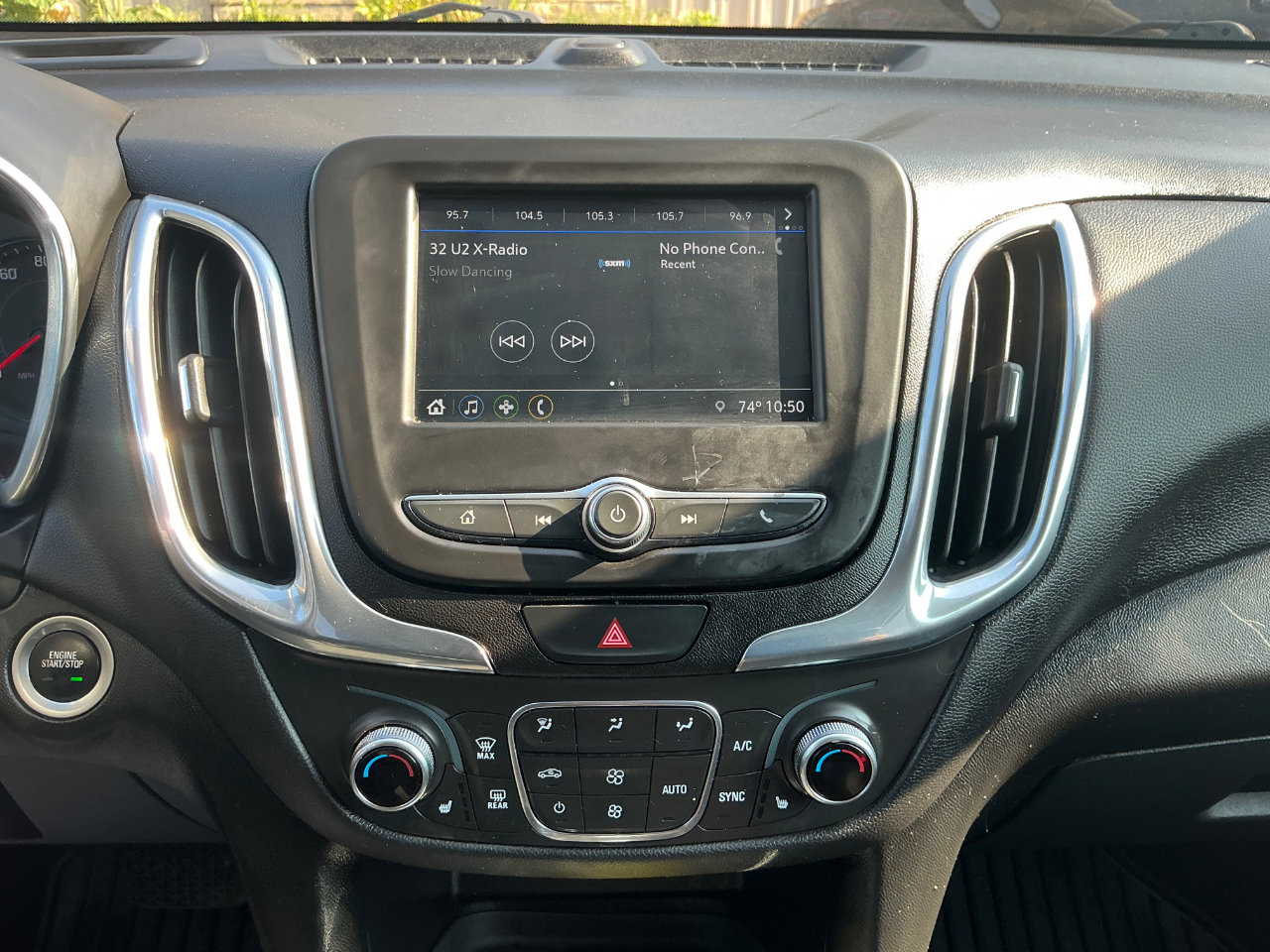 Used 2019 Chevrolet Equinox LT w/ Driver Convenience Package image 19