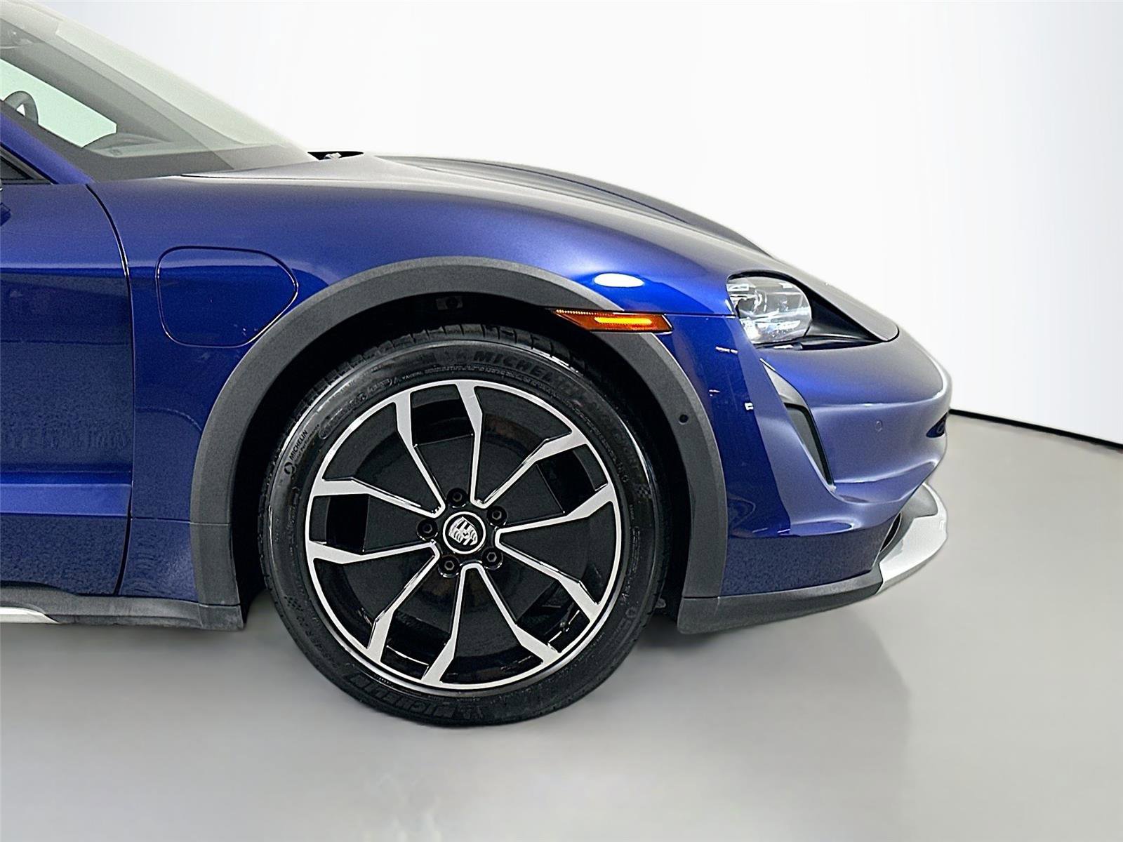 Certified 2024 Porsche Taycan 4 Cross Turismo AWD/4WD image 14