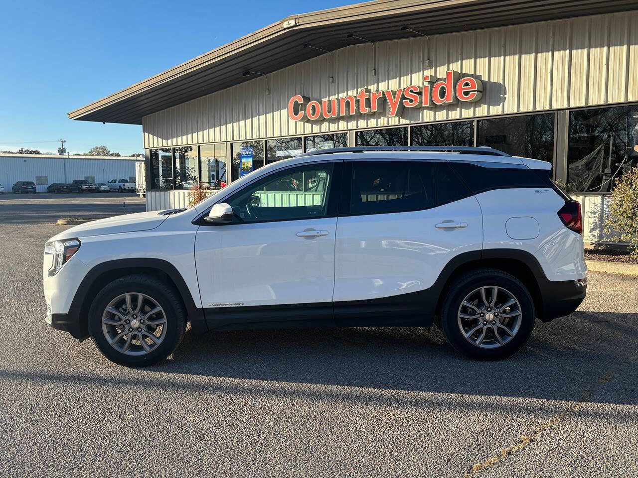 Used 2024 GMC Terrain SLT image 7