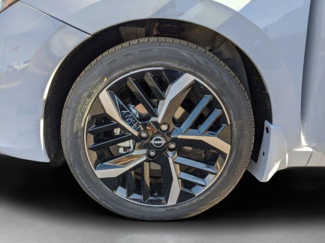 New 2025 Nissan Versa SR w/ Trunk Package image 18