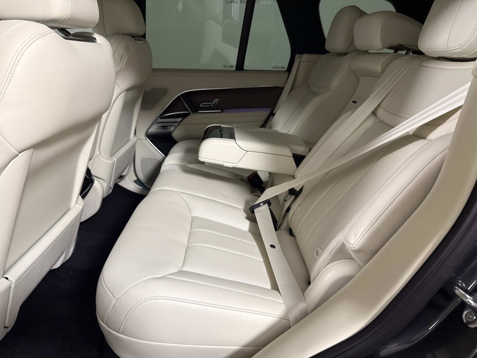 New 2026 Land Rover Range Rover SE AWD/4WD image 13