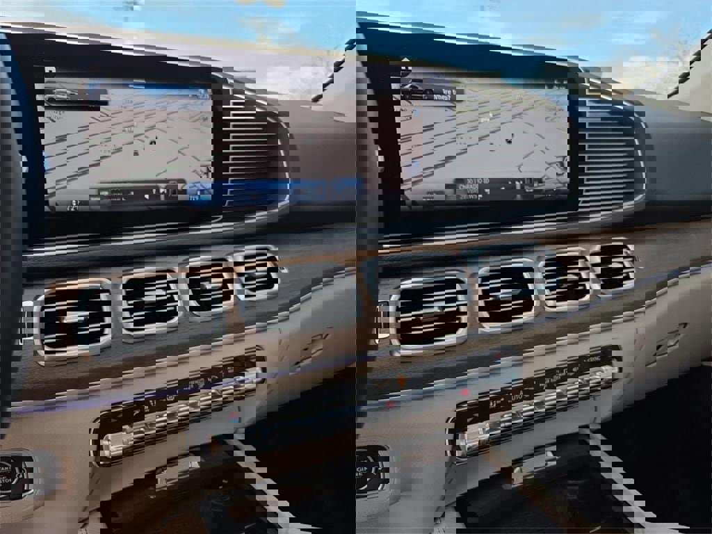 Used 2024 Mercedes-Benz GLE 450 4MATIC image 19