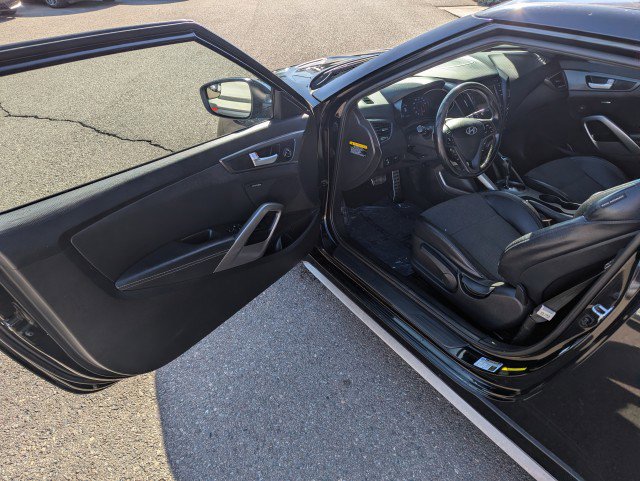 Used 2016 Hyundai Veloster Turbo FWD image 8