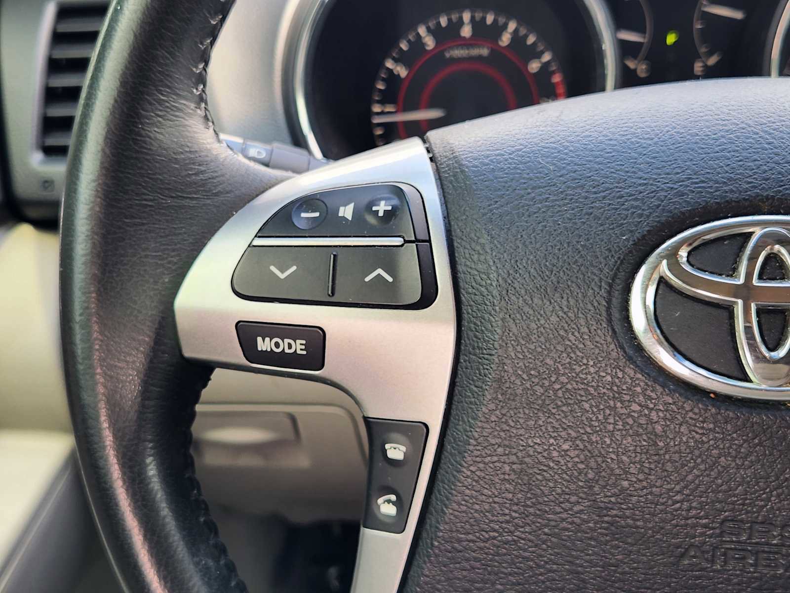 Used 2013 Toyota Highlander Limited FWD image 27