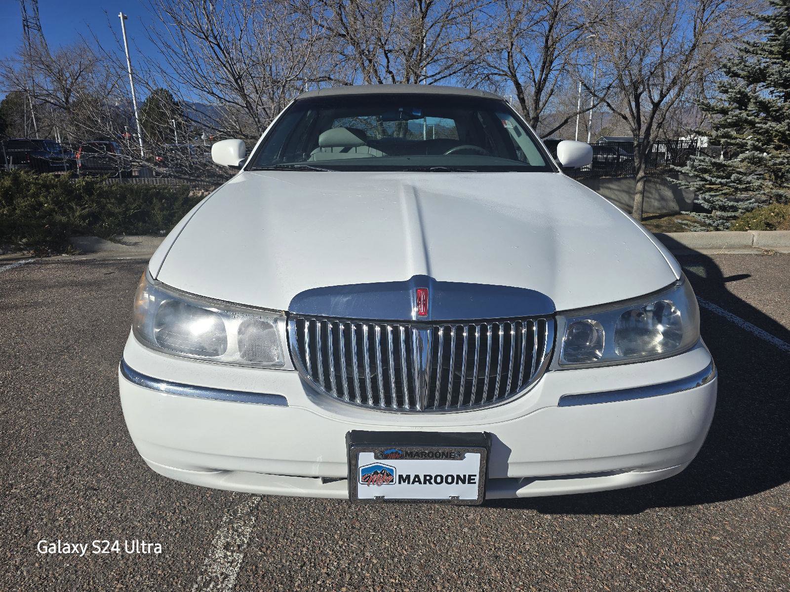 Used 1999 Lincoln Town Car Executive video 2