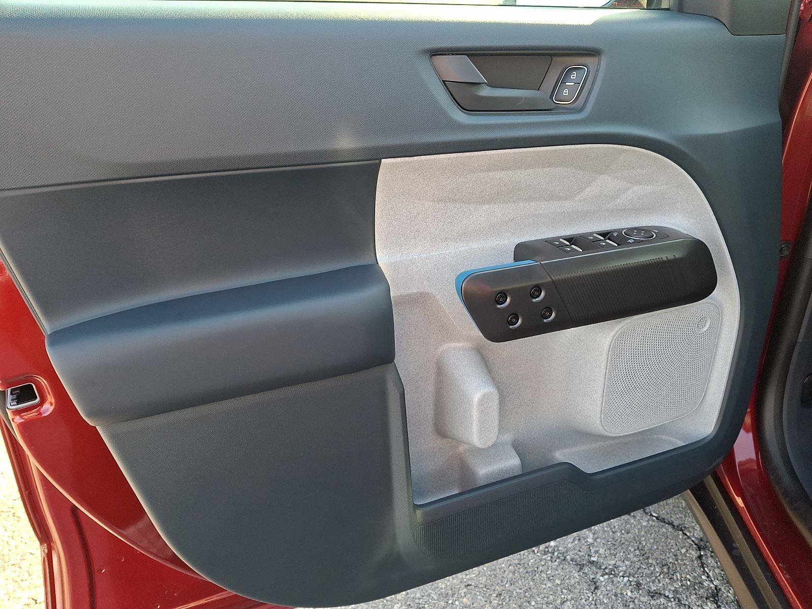 New 2026 Ford Maverick XLT image 9