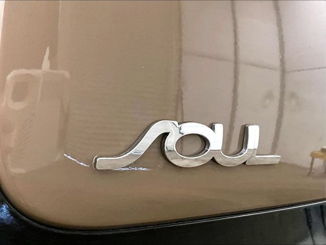 Used 2016 Kia Soul FWD image 13