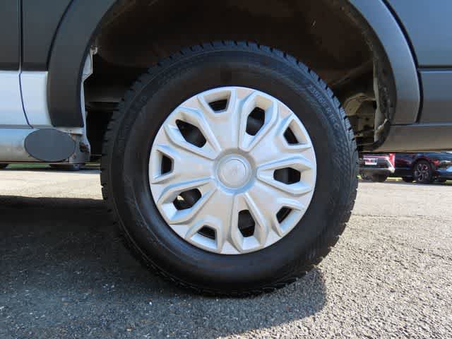 Used 2024 Ford Transit 250 Low Roof w/ Exterior Upgrade Package RWD image 9