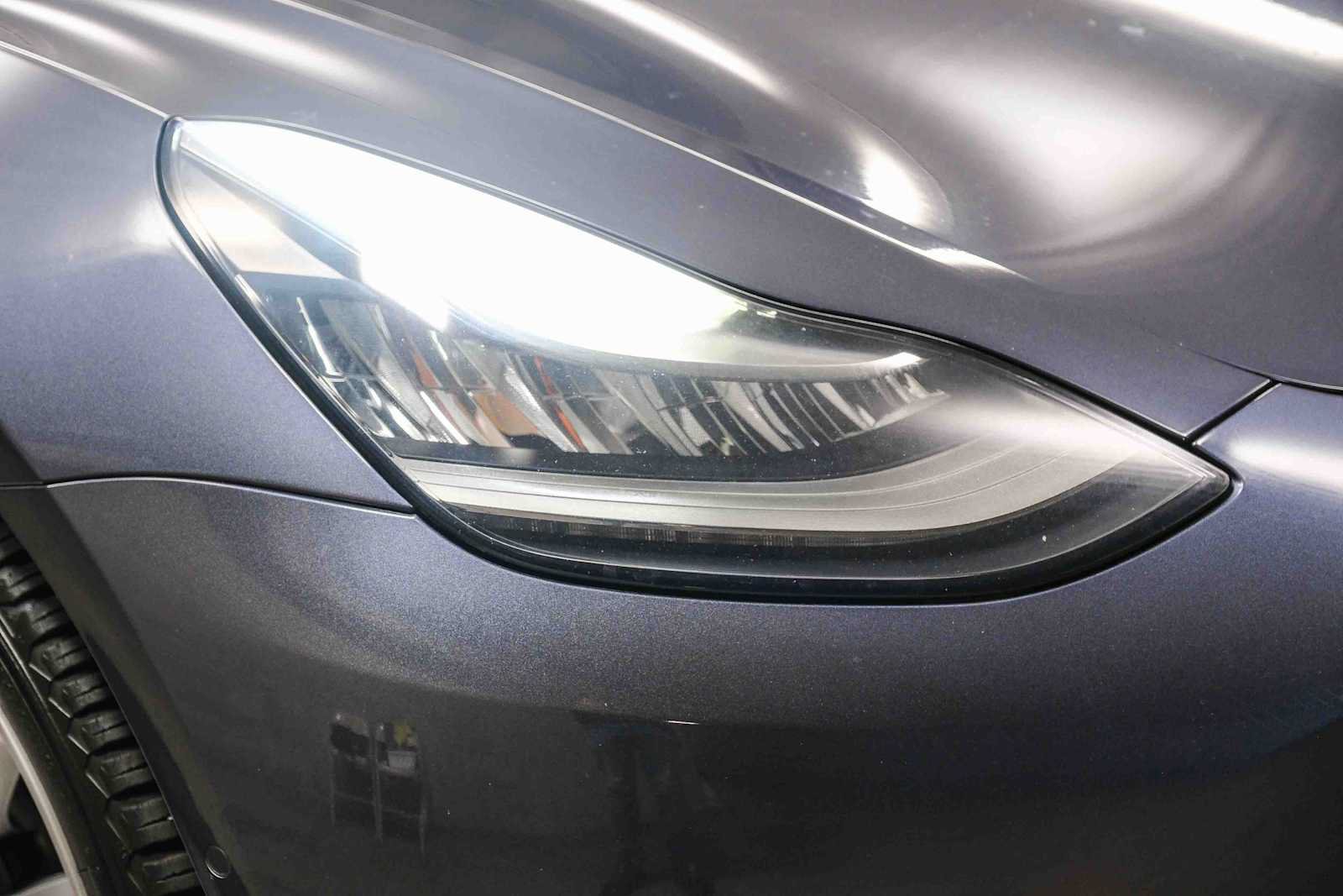Used 2018 Tesla Model 3 Long Range RWD image 14