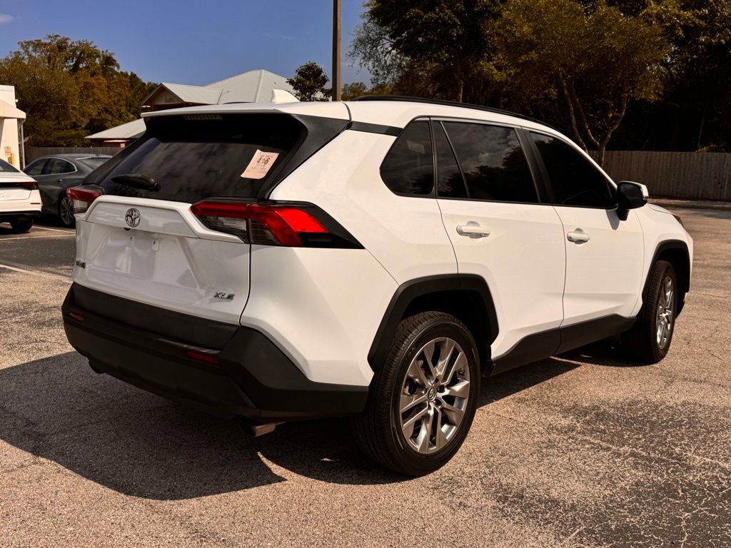 Used 2019 Toyota RAV4 XLE Premium w/ Cold Weather Package FWD image 5
