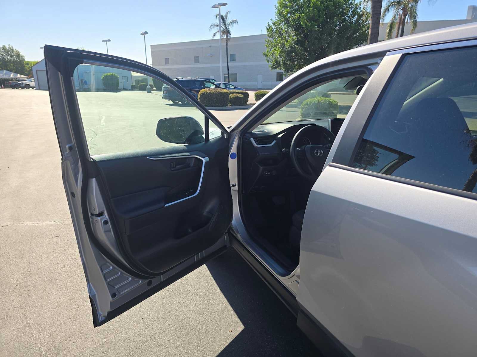 Certified 2025 Toyota RAV4 LE AWD/4WD image 19