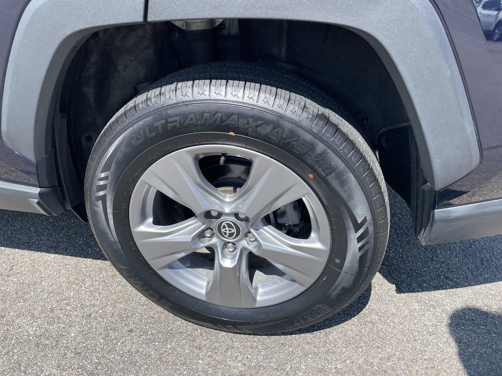 Certified 2022 Toyota RAV4 XLE w/ Convenience Package AWD/4WD image 10