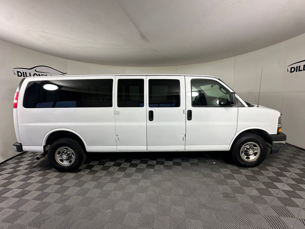 Used 2018 Chevrolet Express 3500 LT w/ LT Preferred Equipment Group RWD image 8