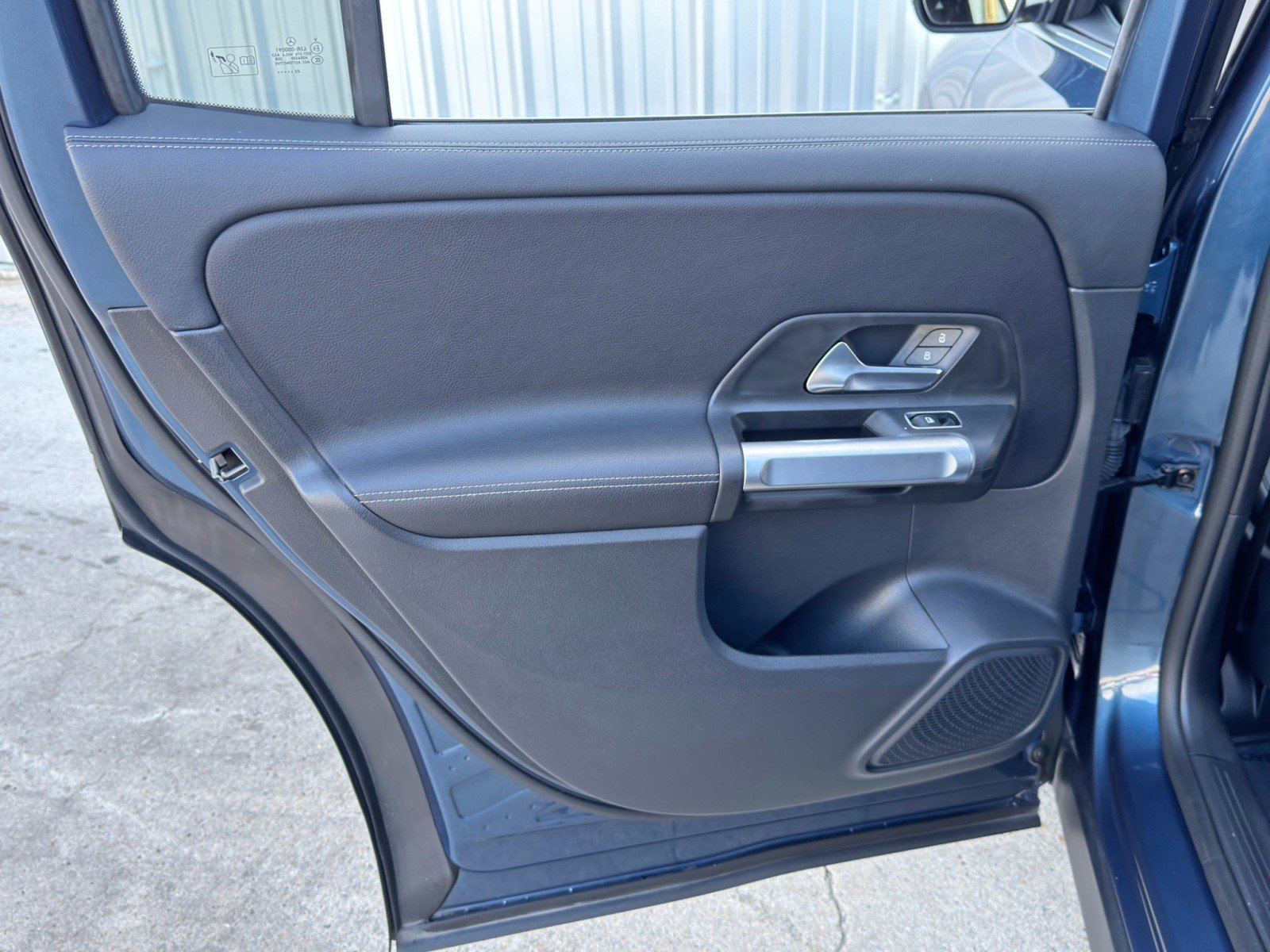 Used 2023 Mercedes-Benz GLB 250 w/ Premium Package image 44
