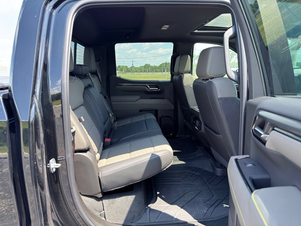 Used 2024 Chevrolet Silverado 1500 ZR2 w/ Technology Package AWD/4WD image 35