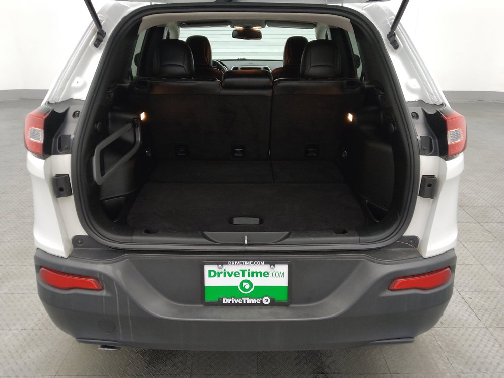 Used 2018 Jeep Cherokee Latitude Plus image 29