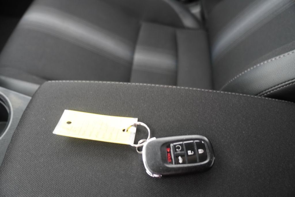 Used 2025 Honda Civic Sport image 2