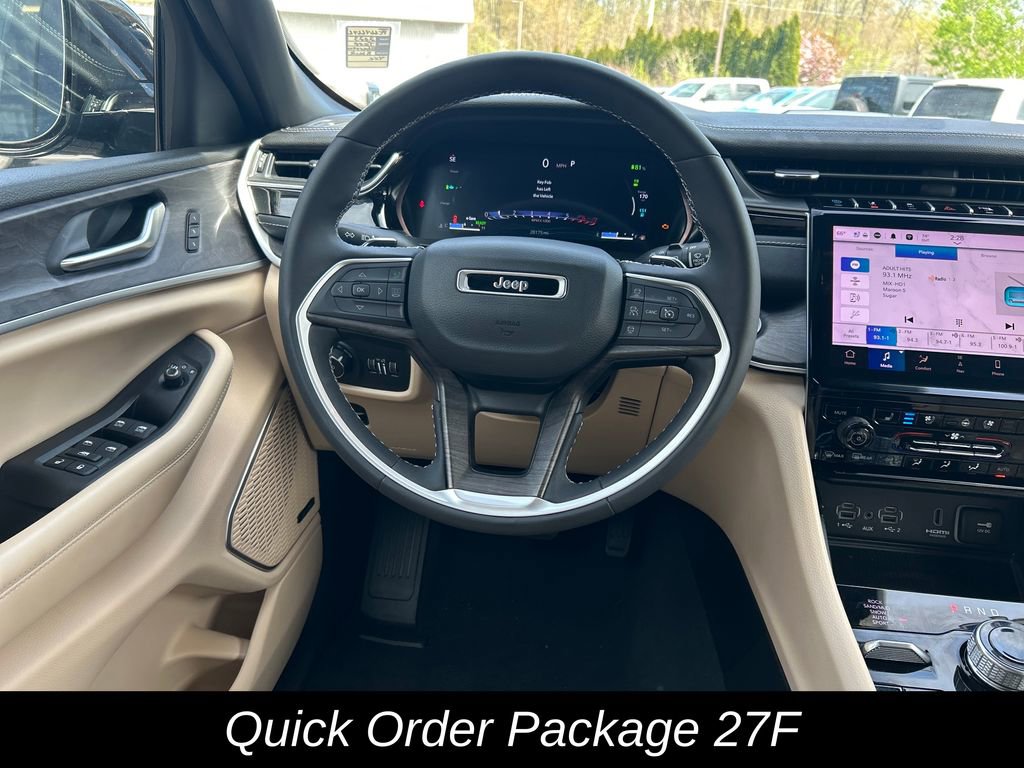 Used 2023 Jeep Grand Cherokee 4WD 4xe w/ Luxury Tech Group II image 16