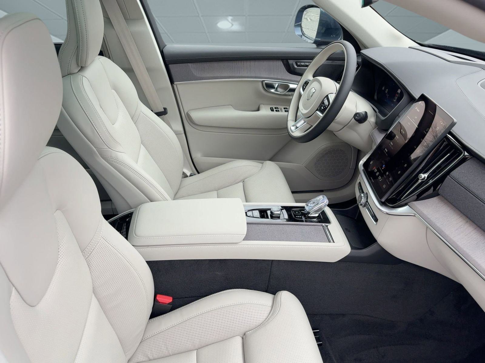 New 2026 Volvo XC90 T8 Ultra w/ Protection Package Premier image 29