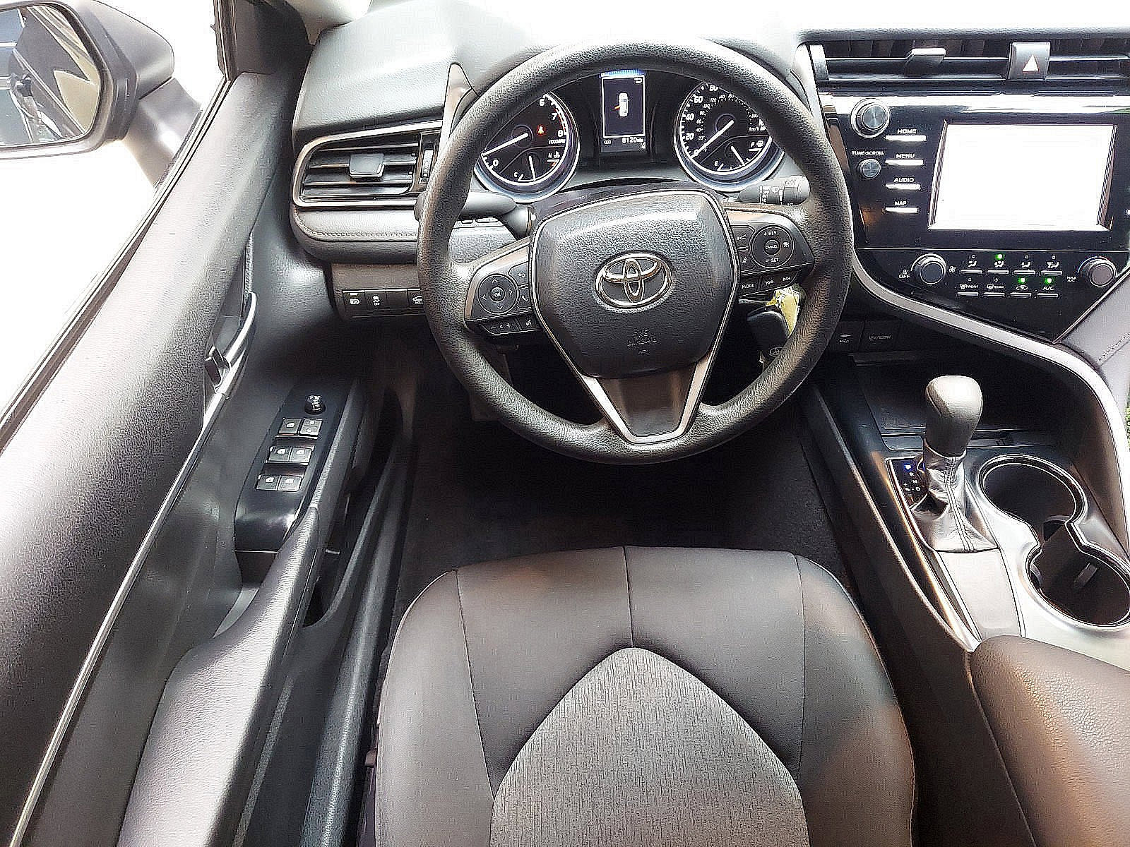 Used 2019 Toyota Camry LE FWD image 13