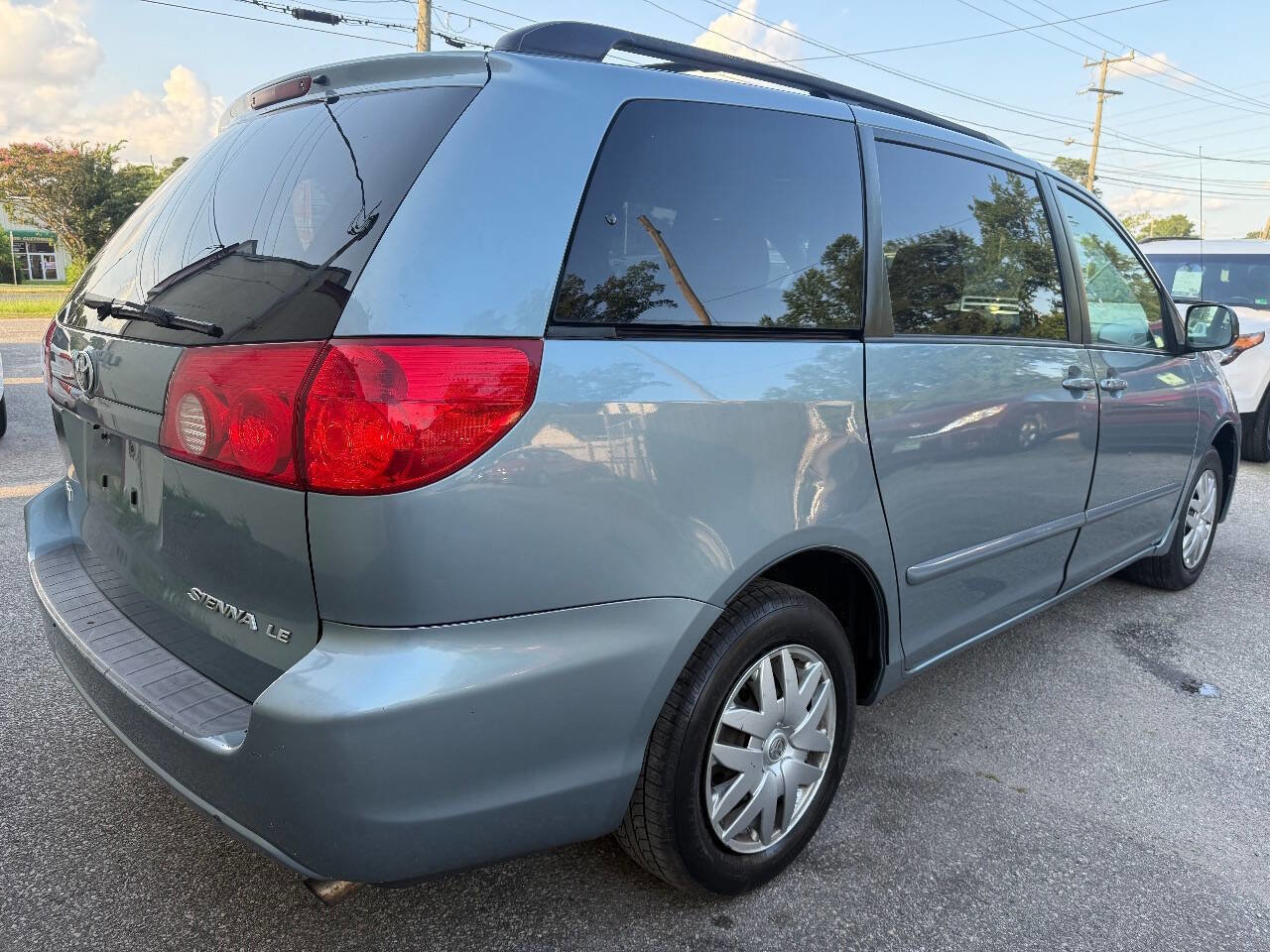 Used 2009 Toyota Sienna CE image 5