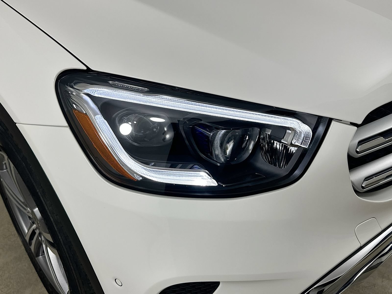 Used 2021 Mercedes-Benz GLC 300 4MATIC image 9