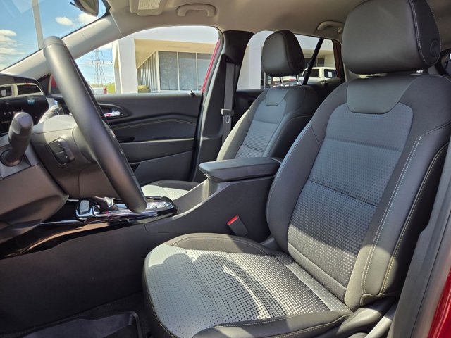 Used 2025 Chevrolet Trax LT w/ Driver Confidence Package image 15