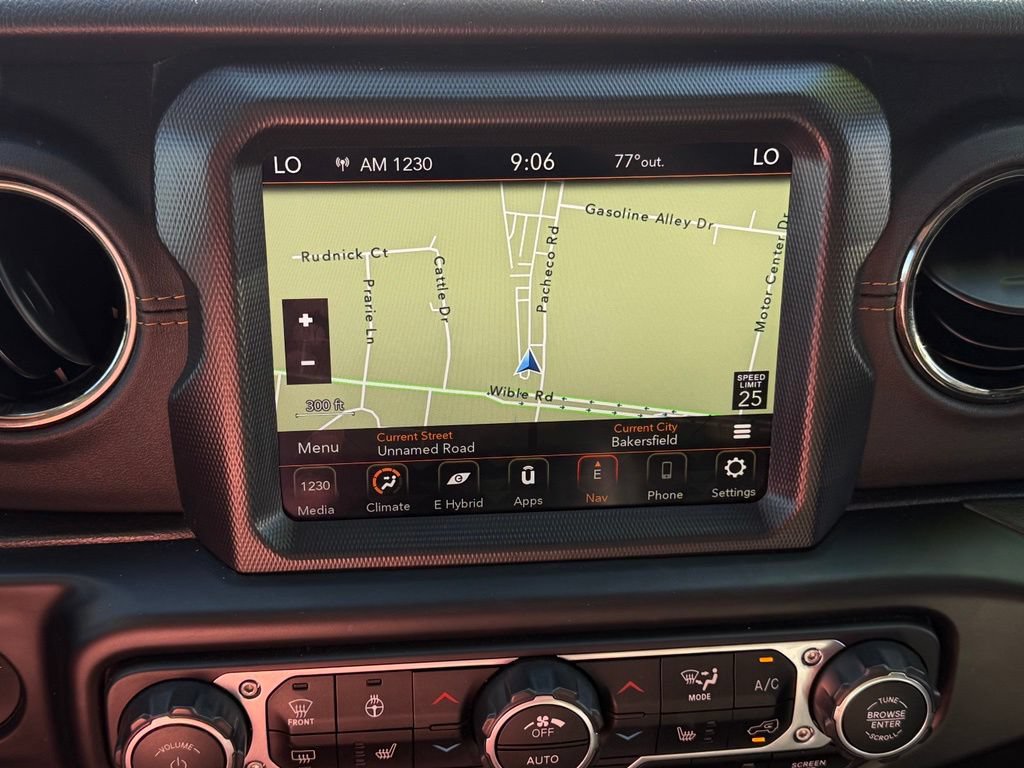 Used 2022 Jeep Wrangler Unlimited Sahara AWD/4WD image 28