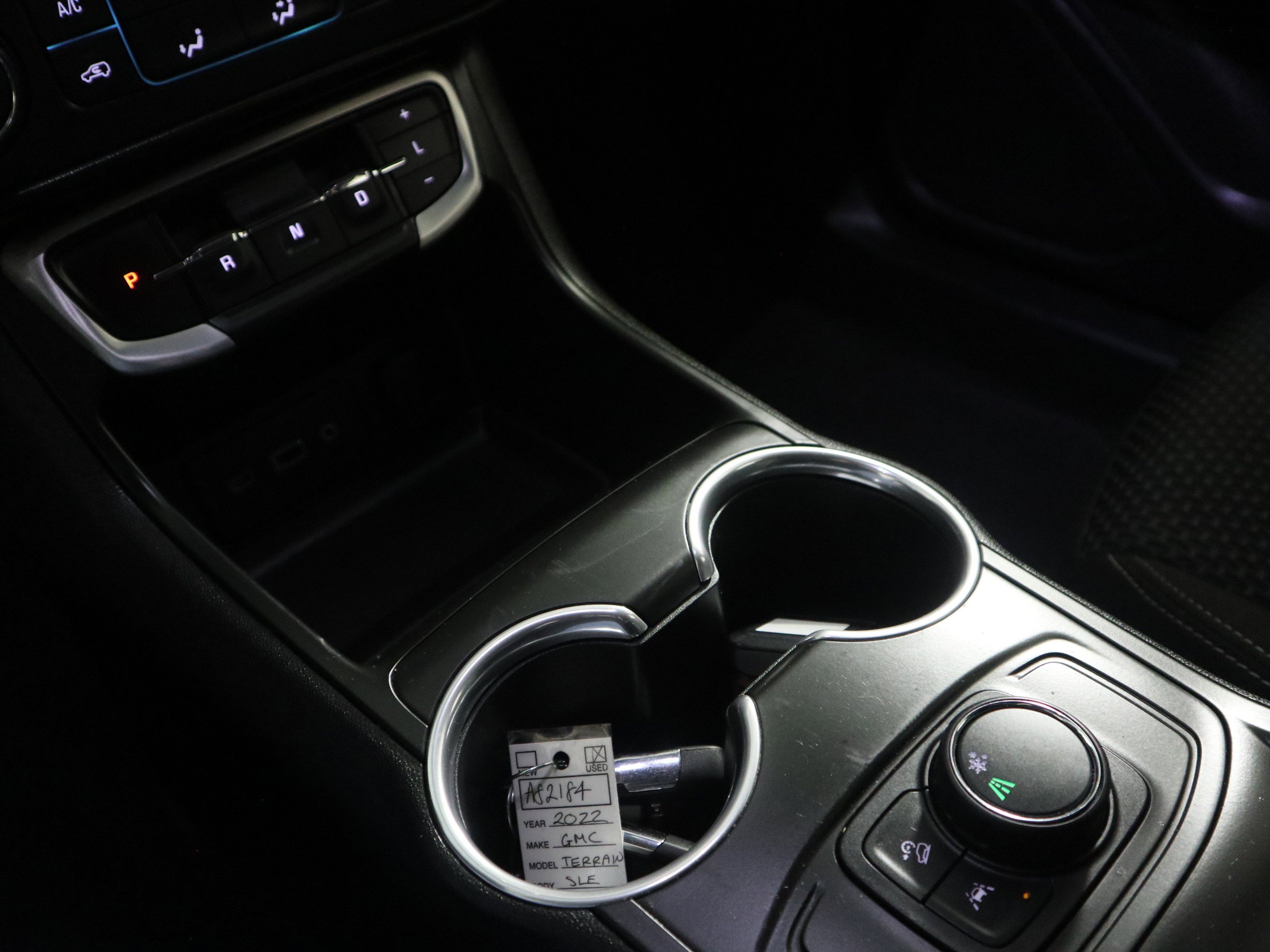 Used 2022 GMC Terrain SLE image 28