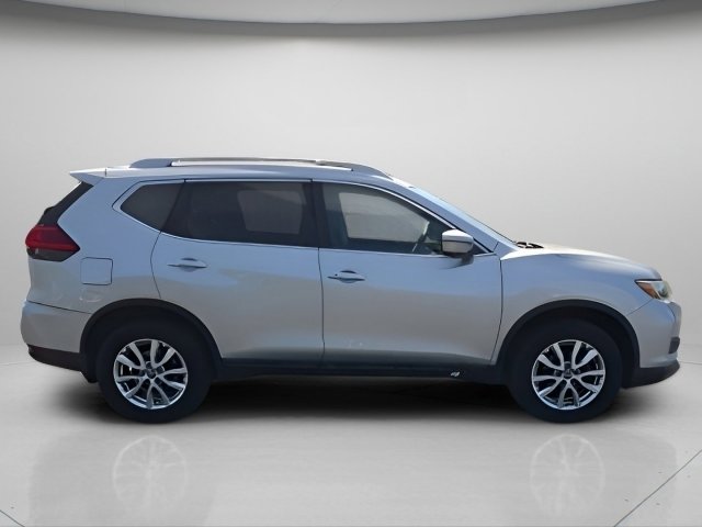 Used 2017 Nissan Rogue SV w/ Sun & Sound Touring Package AWD/4WD image 6