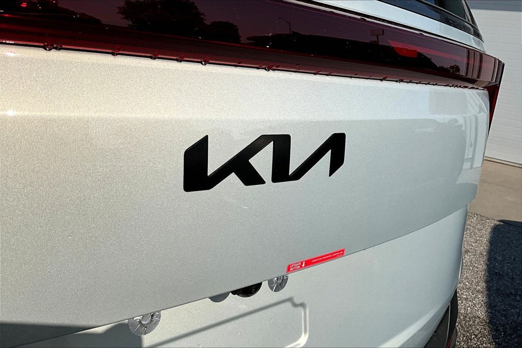 New 2027 Kia Carnival EX FWD image 9