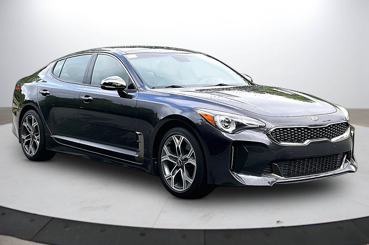 Used 2020 Kia Stinger GT-Line w/ Sun & Sound Package RWD image 2