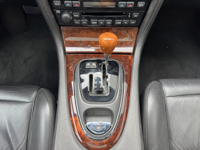 Used 2005 Jaguar XJ Vanden Plas Super V8 RWD image 33