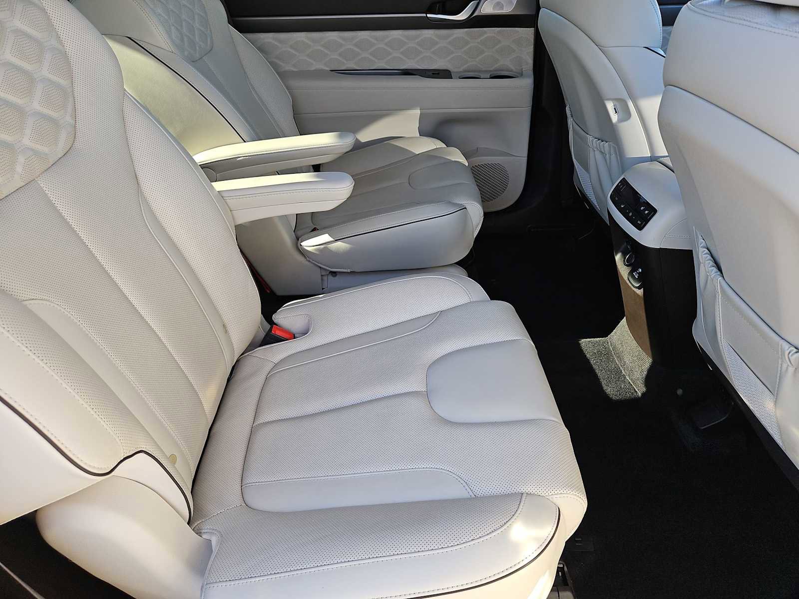 Used 2020 Hyundai Palisade Limited image 21