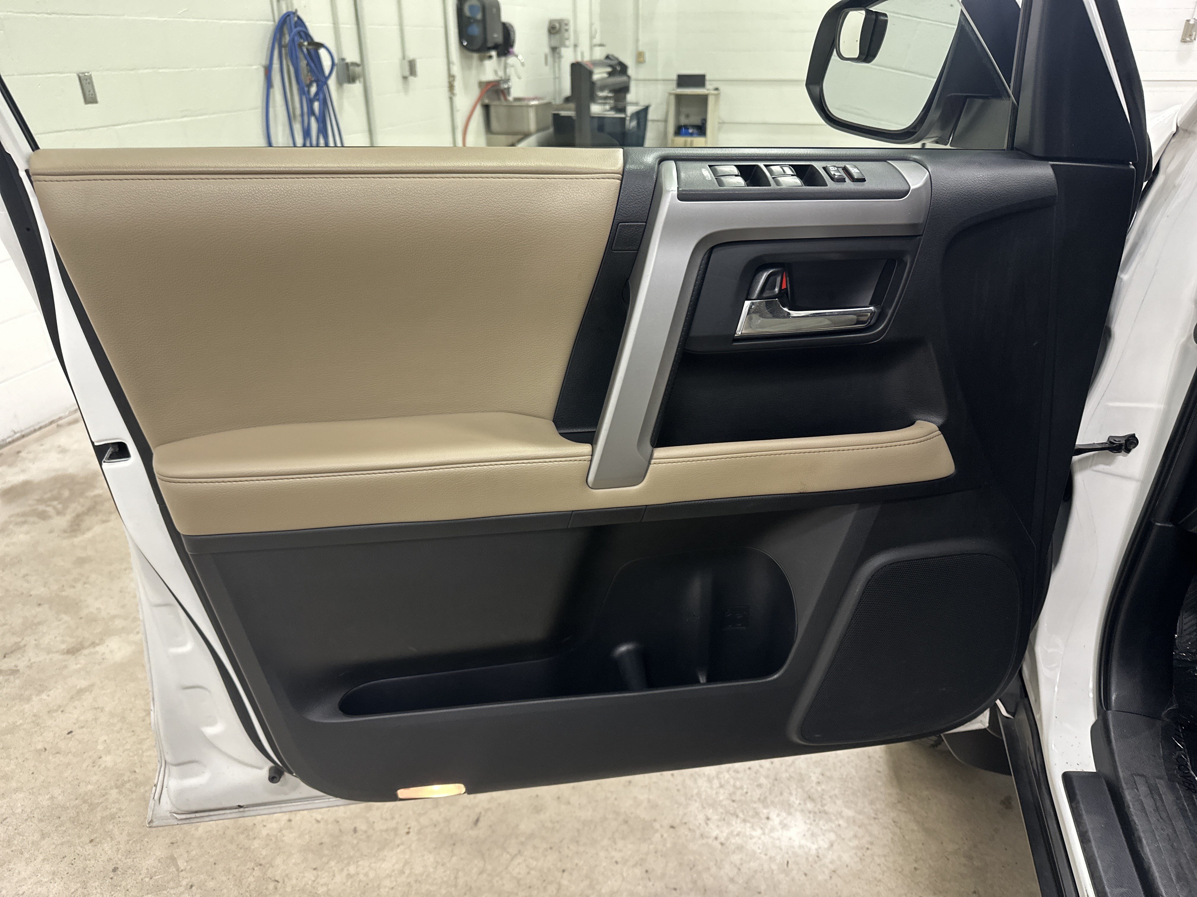 Used 2017 Toyota 4Runner SR5 Premium AWD/4WD image 14