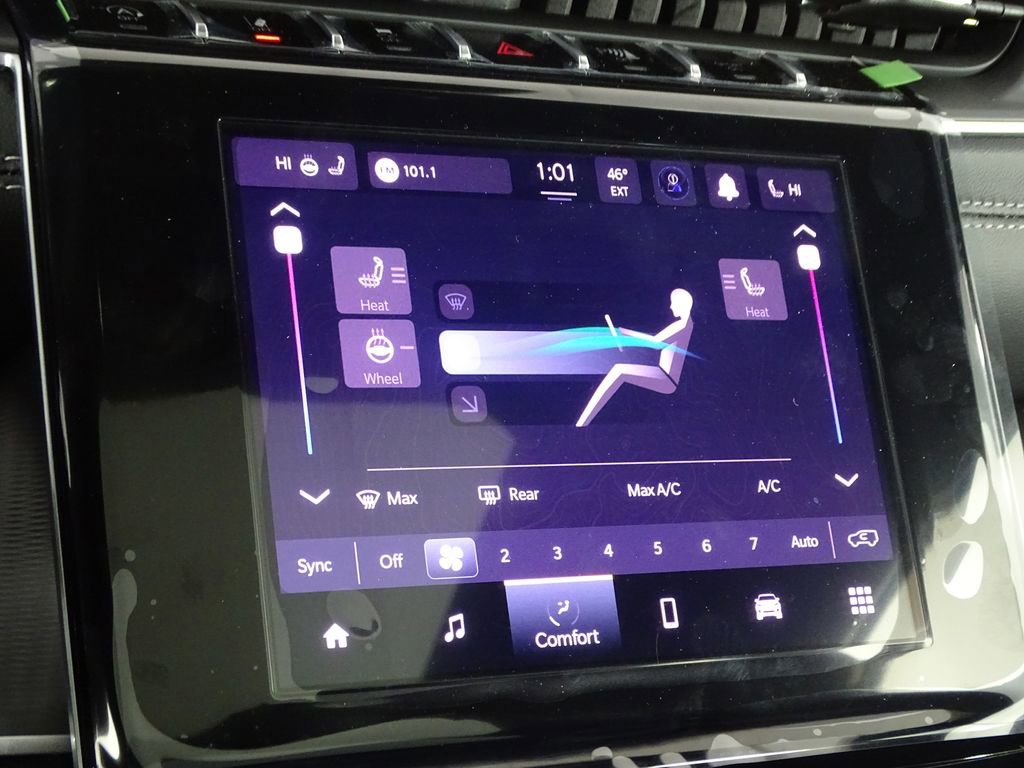 New 2025 Jeep Grand Cherokee Altitude image 35