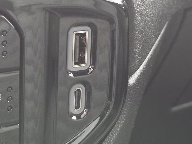 Used 2025 Chevrolet Silverado 2500 ZR2 w/ Technology Package AWD/4WD image 35