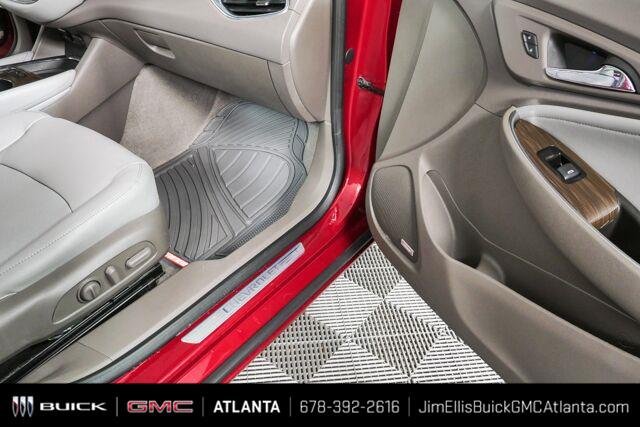 Certified 2018 Chevrolet Malibu Premier w/ Premier Sun and Wheel Package FWD image 27