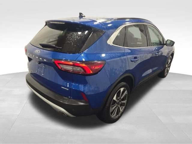 Used 2023 Ford Escape Platinum image 5