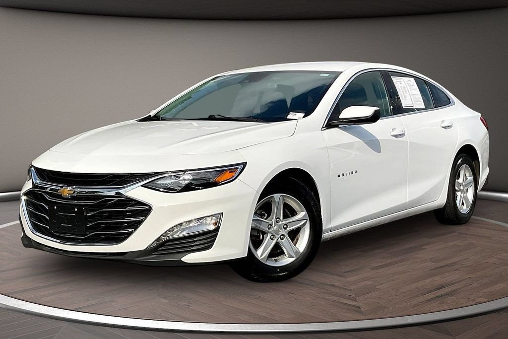 Used 2024 Chevrolet Malibu LT FWD image 3