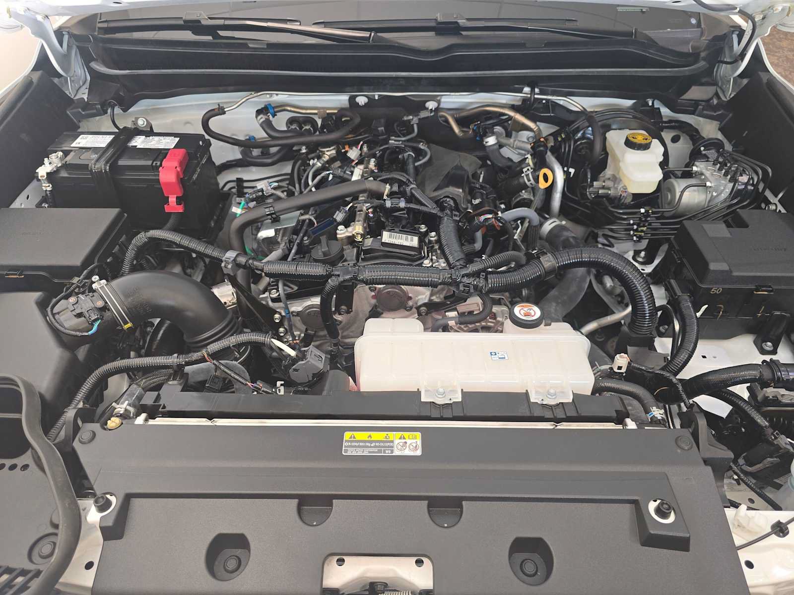 Certified 2025 Toyota Tacoma TRD Off-Road AWD/4WD image 9