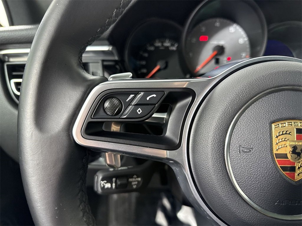 Certified 2021 Porsche Macan S image 38